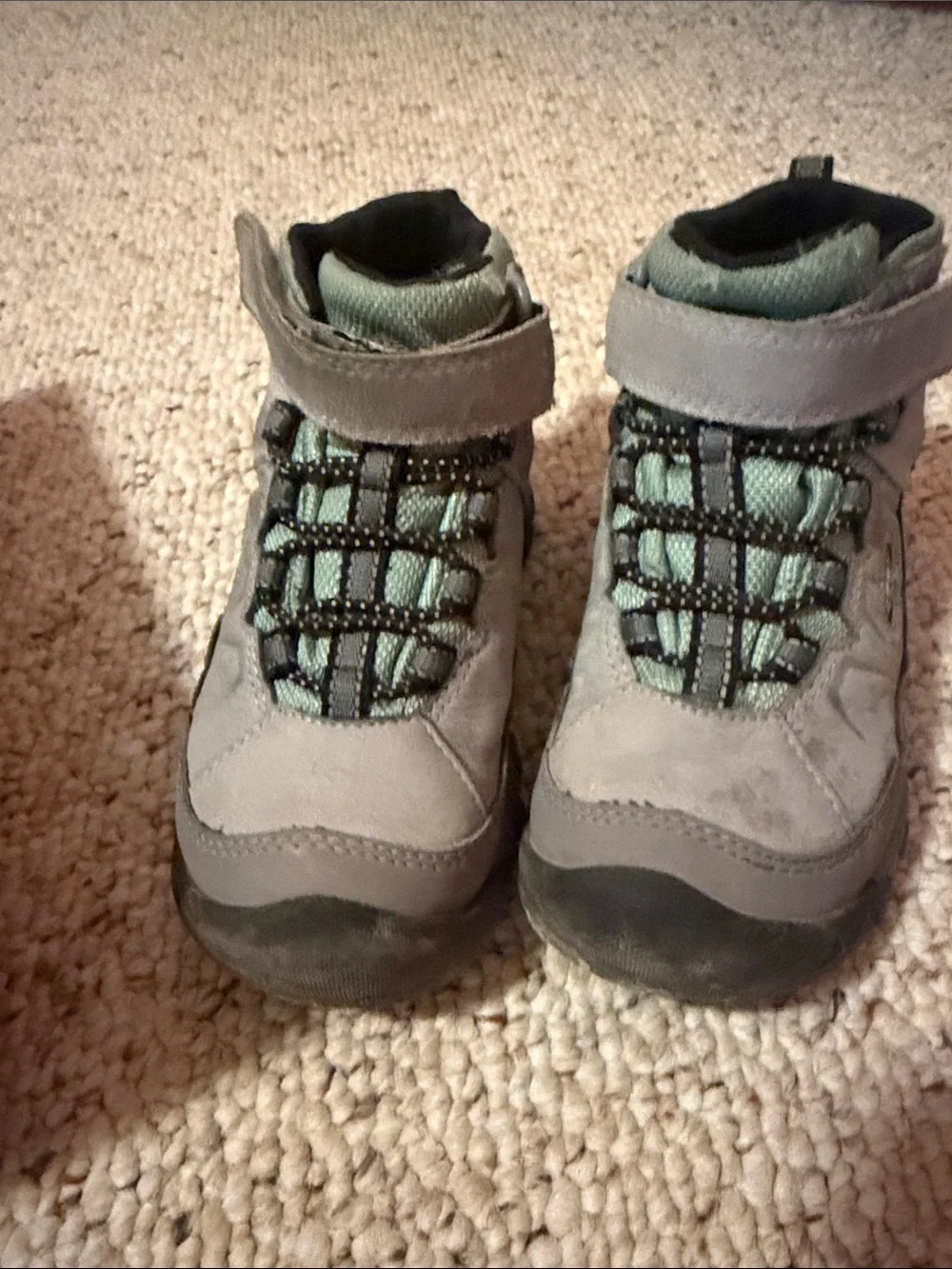Keen sturdy mid